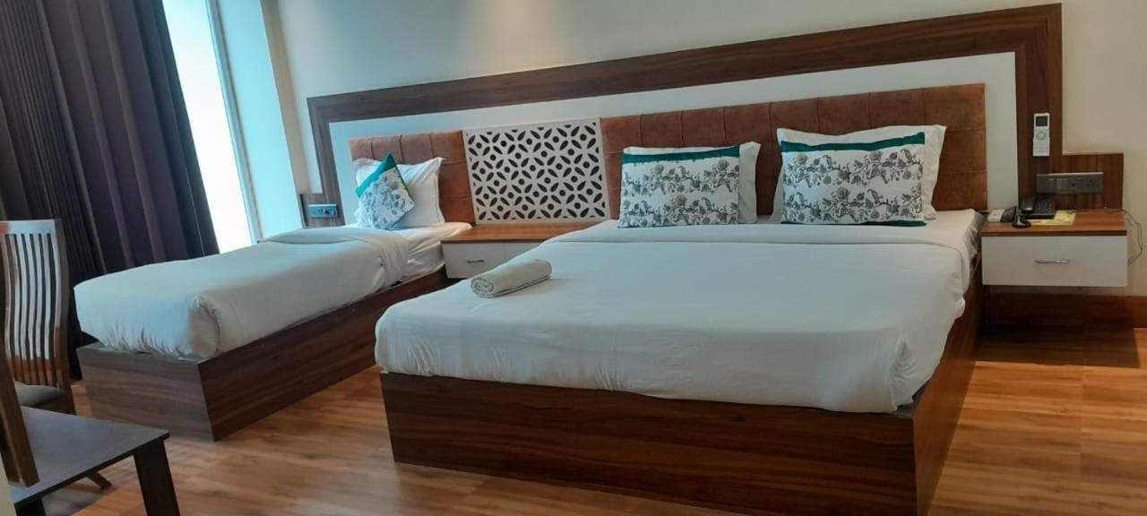 Hotel White House 350 Mtr From Golden Temple Amritsar Exterior photo