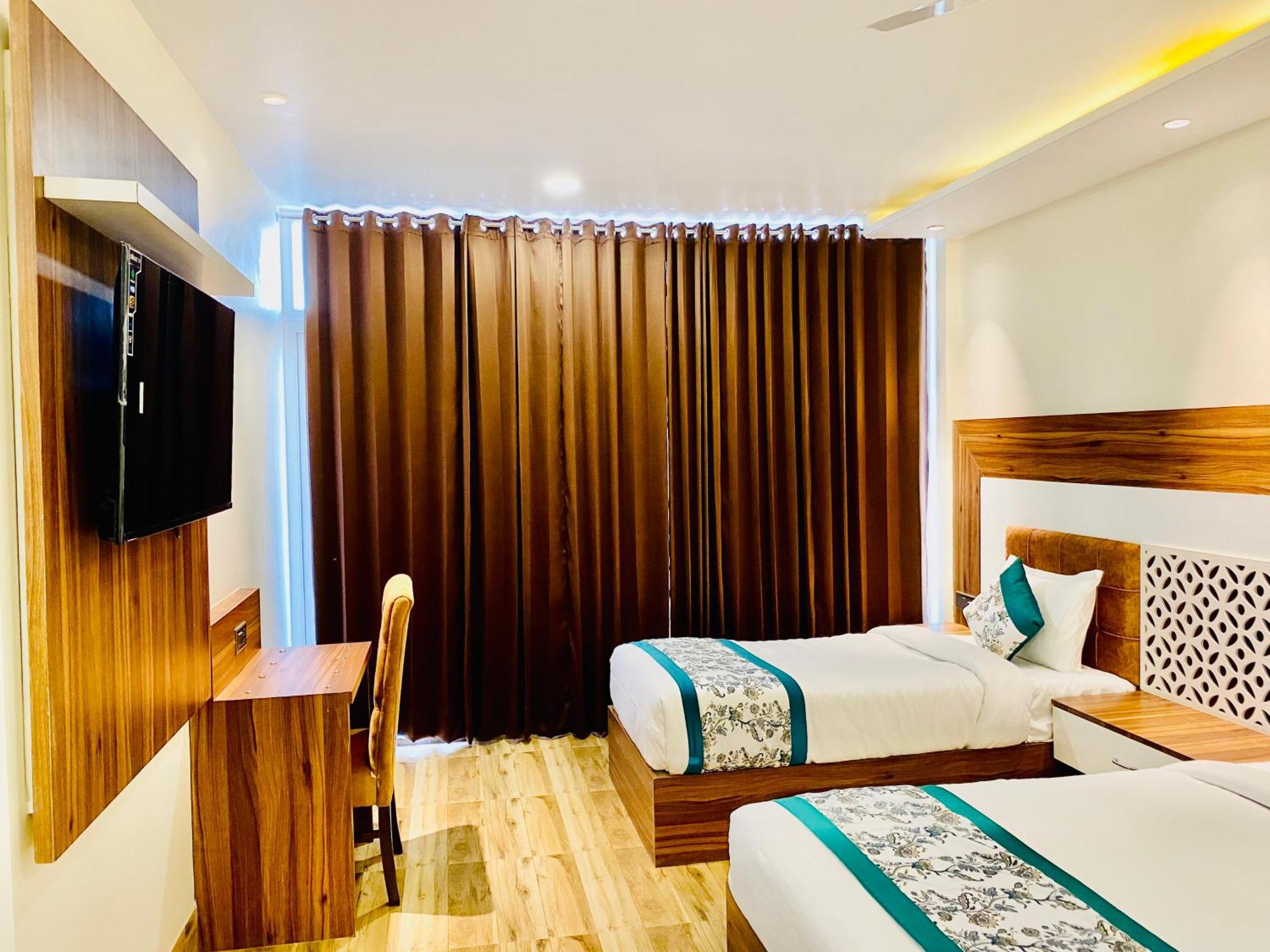 Hotel White House 350 Mtr From Golden Temple Amritsar Exterior photo