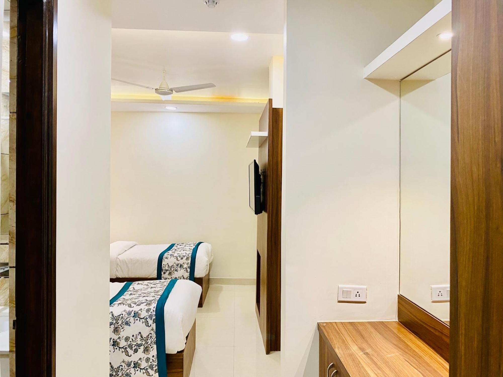 Hotel White House 350 Mtr From Golden Temple Amritsar Exterior photo