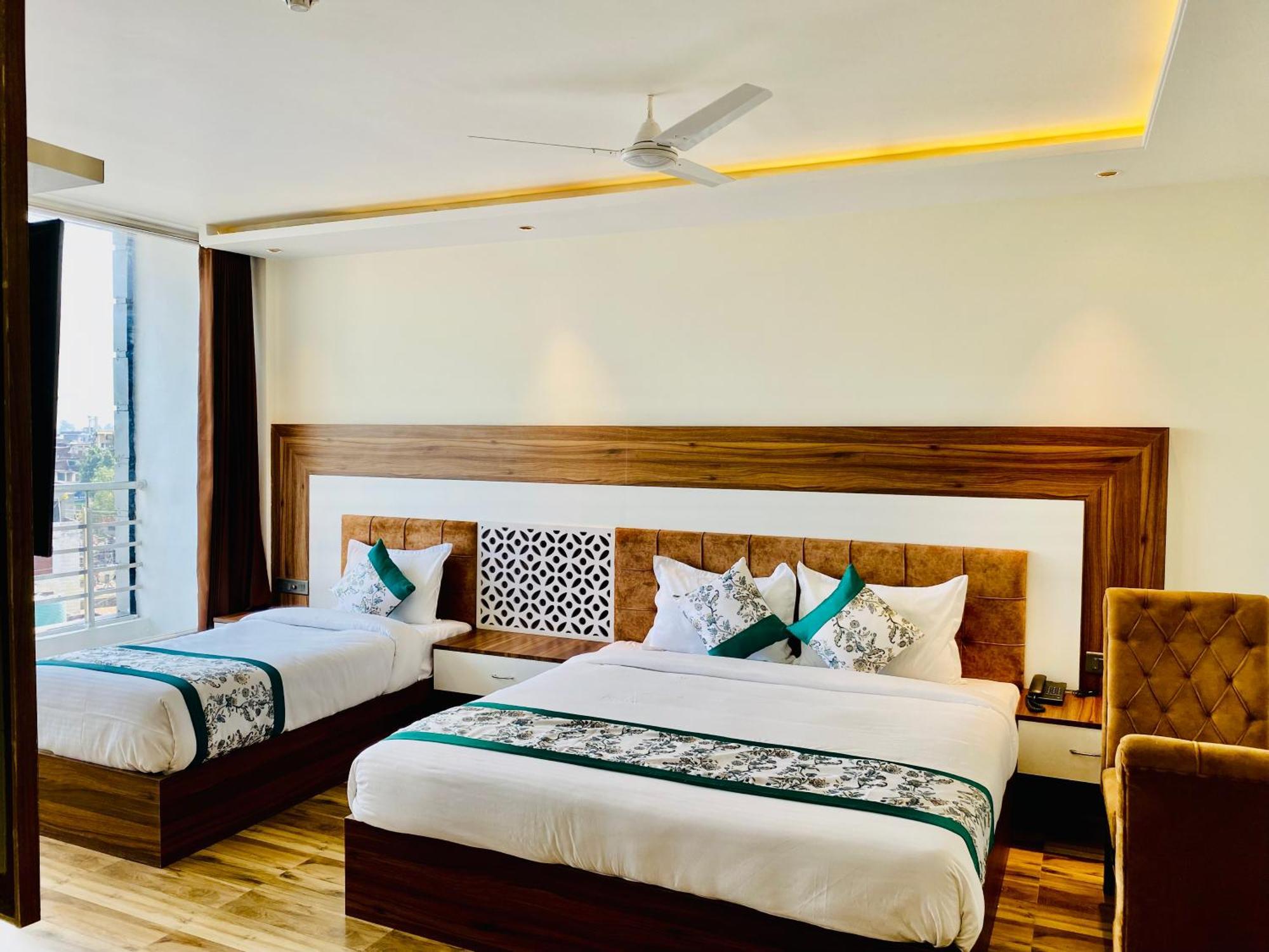 Hotel White House 350 Mtr From Golden Temple Amritsar Exterior photo