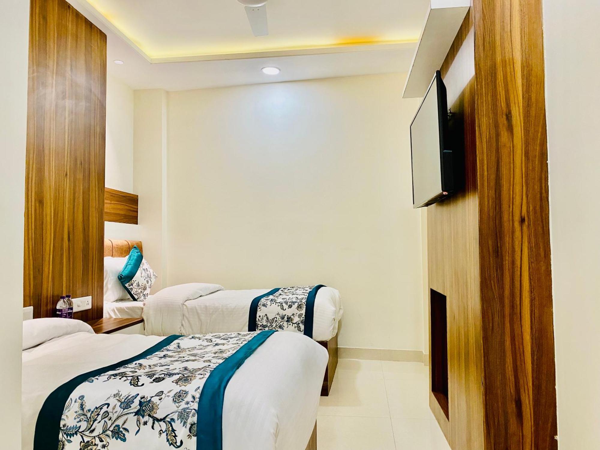Hotel White House 350 Mtr From Golden Temple Amritsar Exterior photo