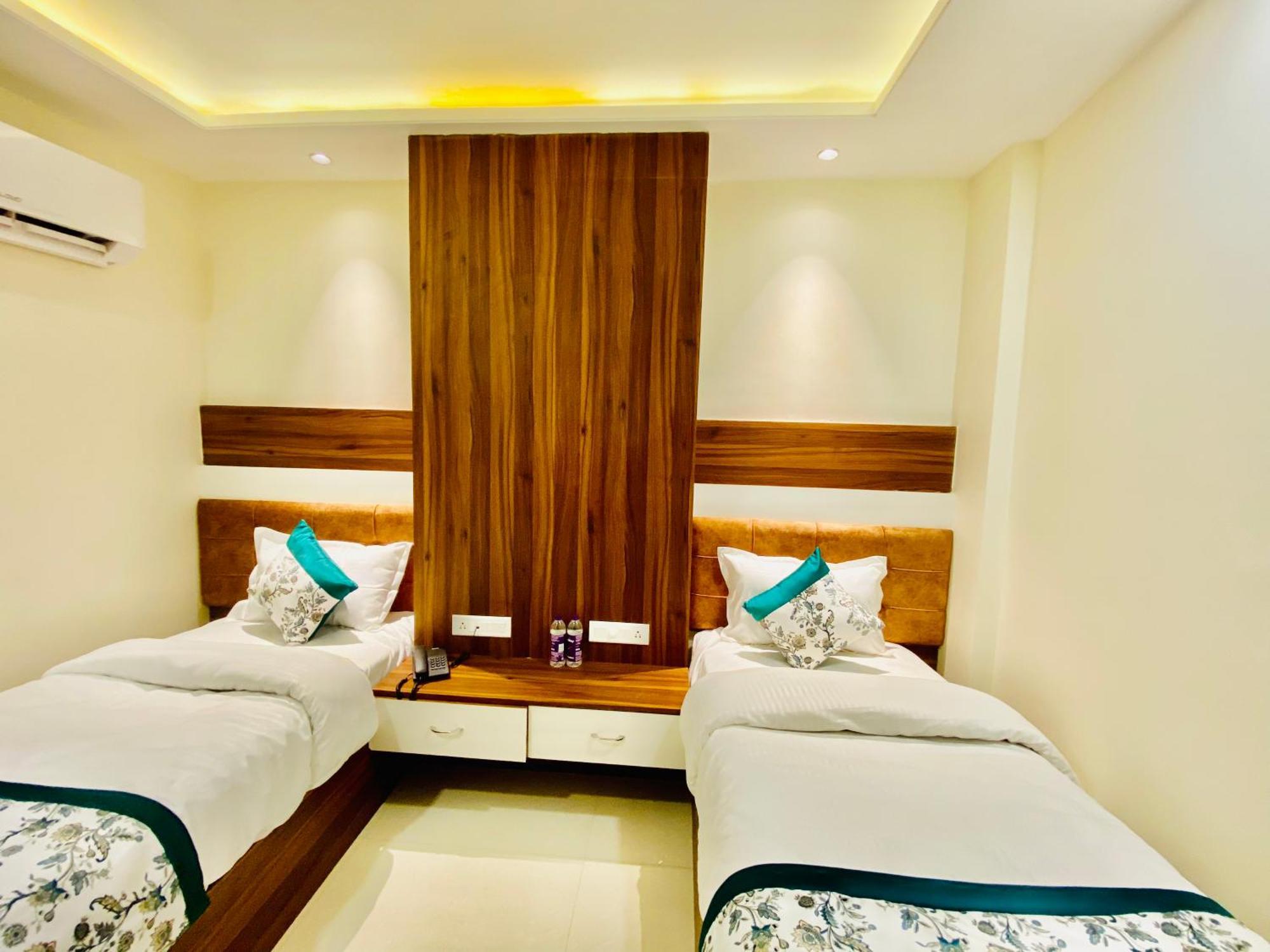 Hotel White House 350 Mtr From Golden Temple Amritsar Exterior photo