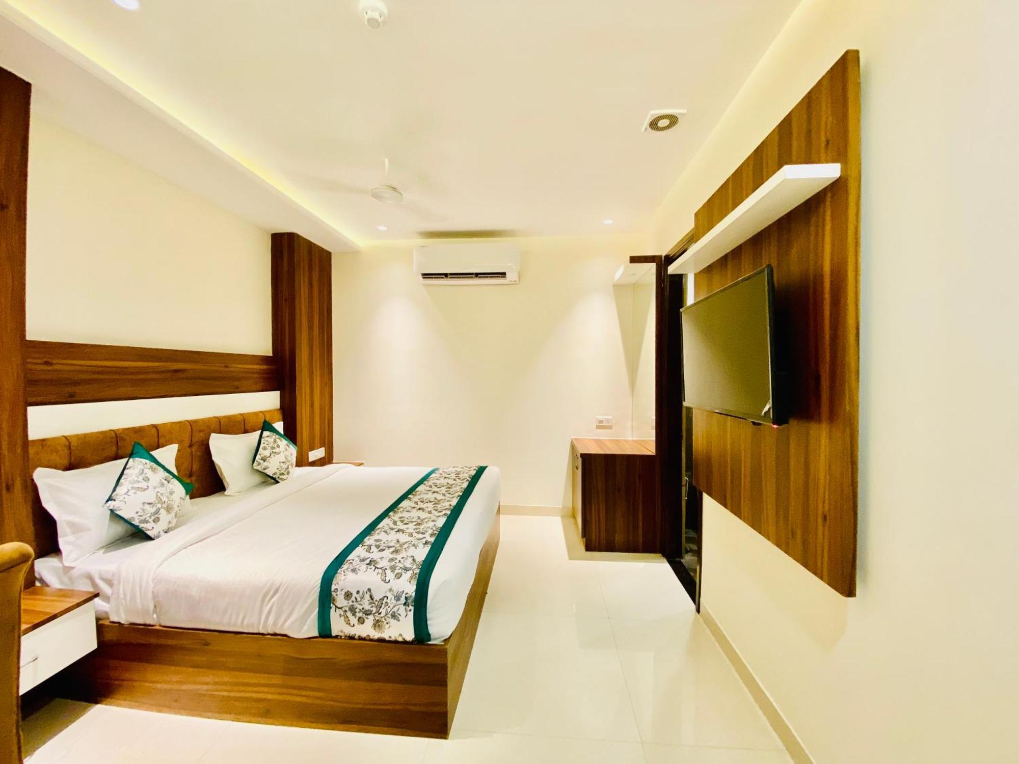 Hotel White House 350 Mtr From Golden Temple Amritsar Exterior photo